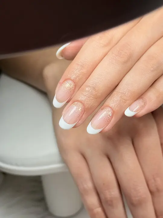 Trabajo de manicura realizado por Coquette Studio